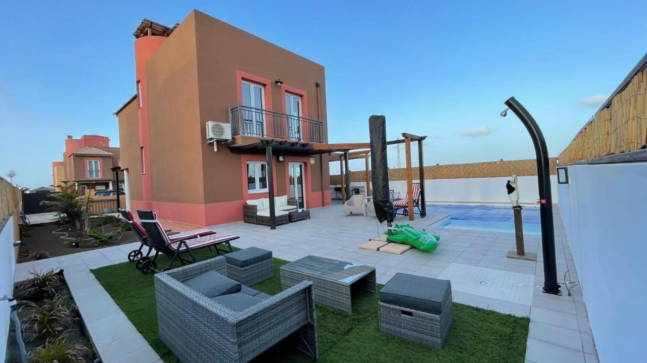 Villa Marie Agradable Y Tranquila Maison Con Piscina Corralejo Eksteriør bilde